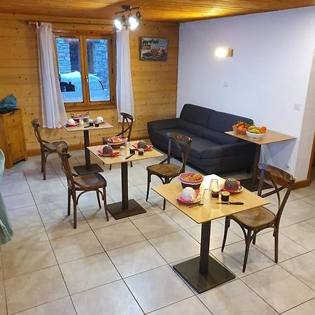 Chalet Le Bois Joli ボヌヴァル・シュル・アルク エクステリア 写真