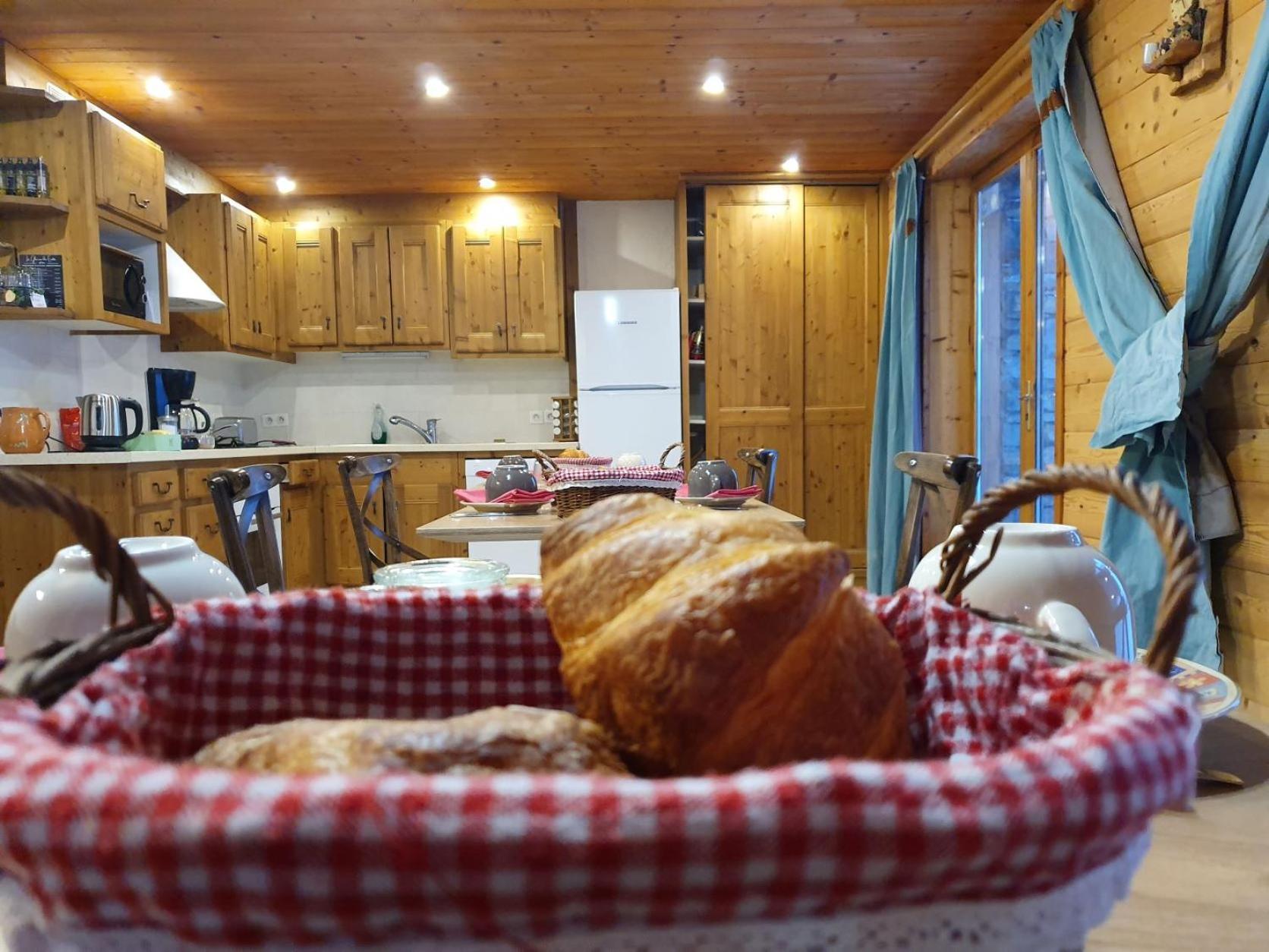 Chalet Le Bois Joli ボヌヴァル・シュル・アルク エクステリア 写真