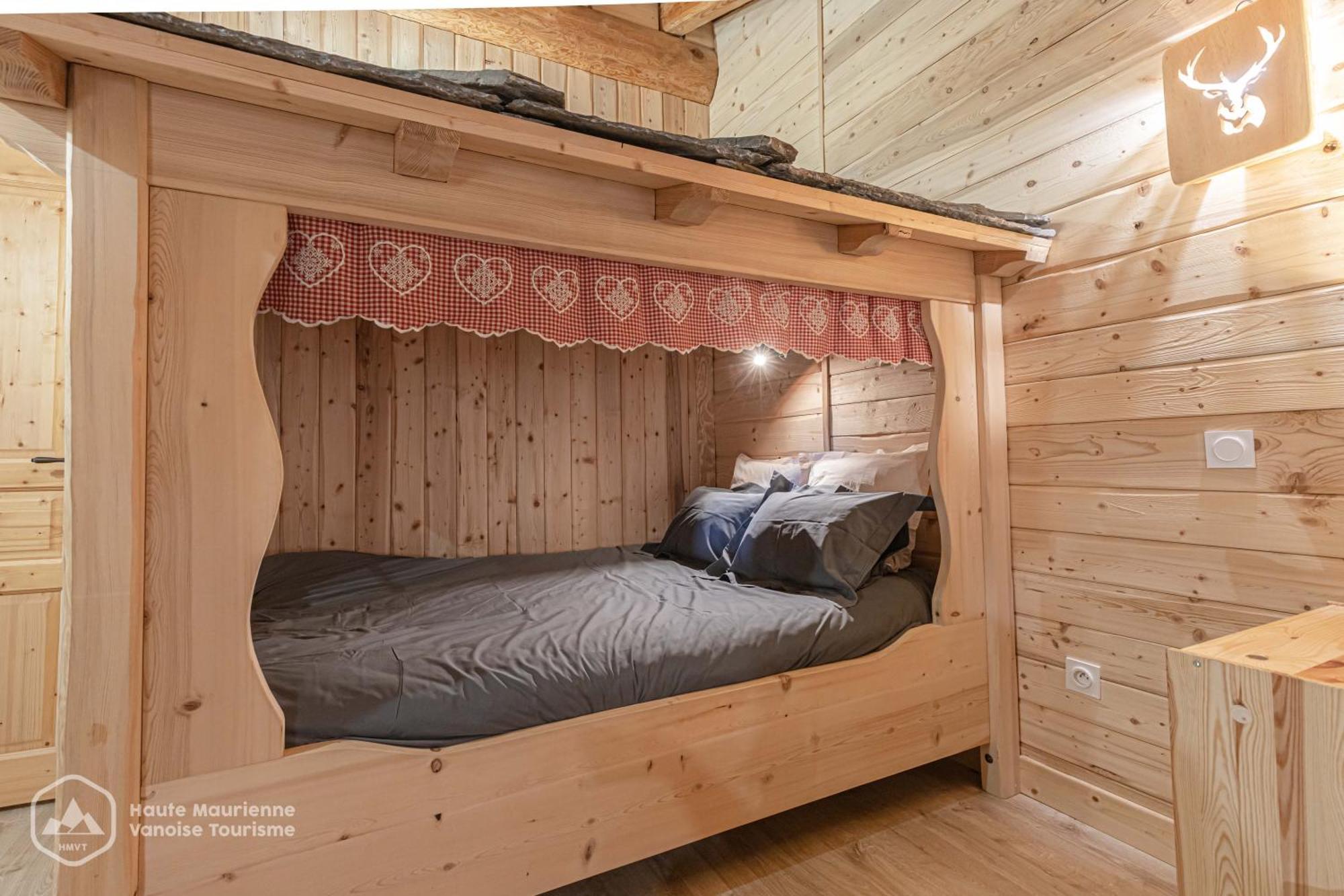 Chalet Le Bois Joli ボヌヴァル・シュル・アルク エクステリア 写真