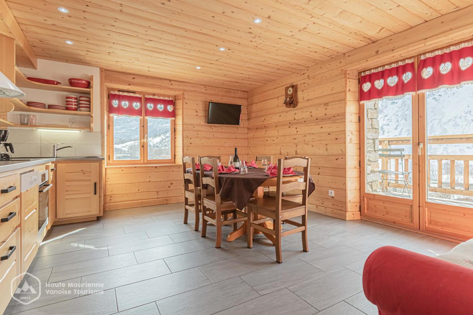 Chalet Le Bois Joli ボヌヴァル・シュル・アルク エクステリア 写真